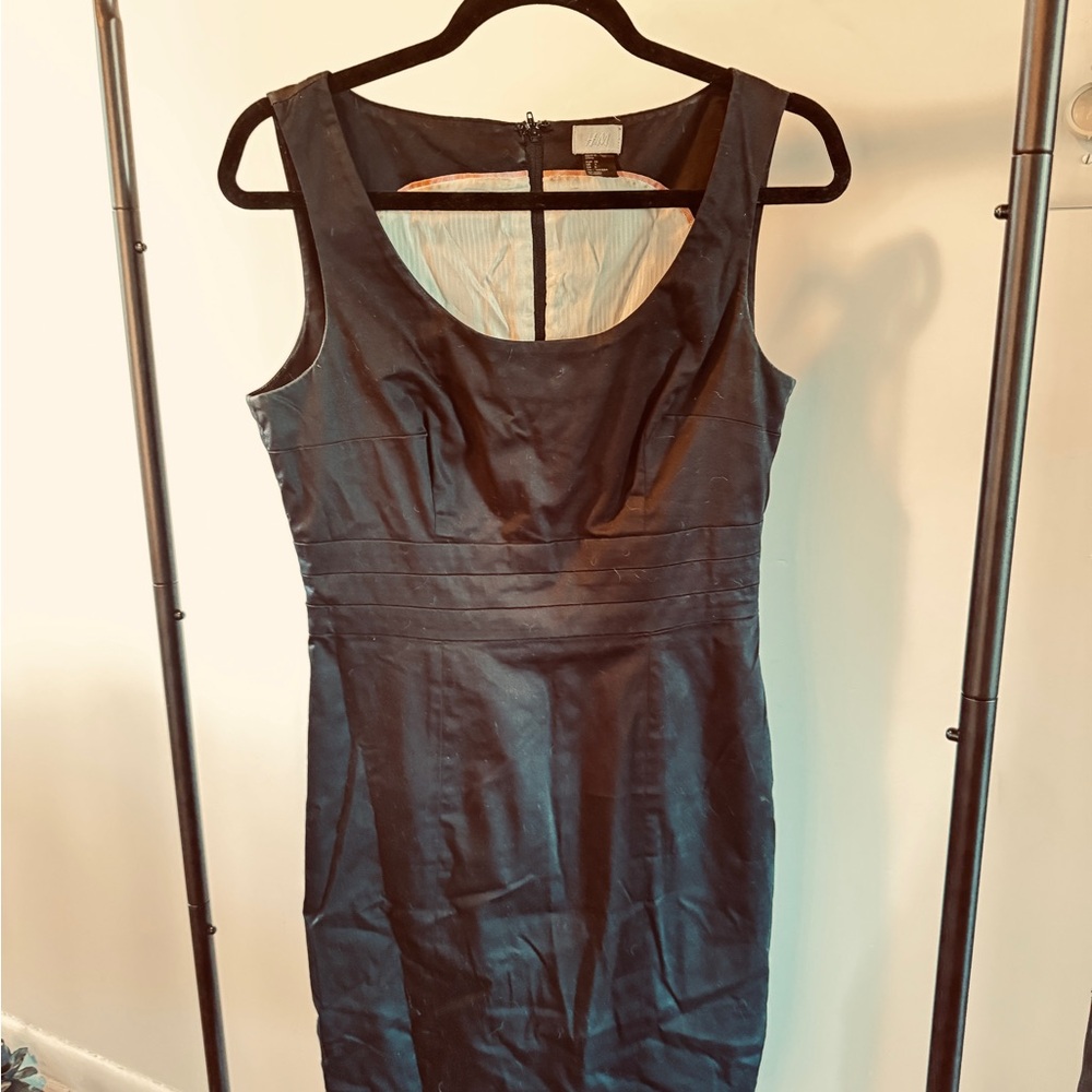 H&M Black Scoop Neck Sleeveless Mini Dress